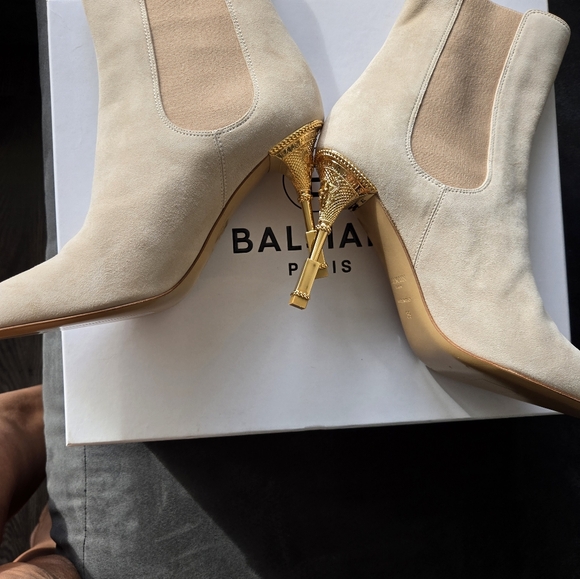 BRAND NEW. BALMAIN bootie - Picture 3 of 7